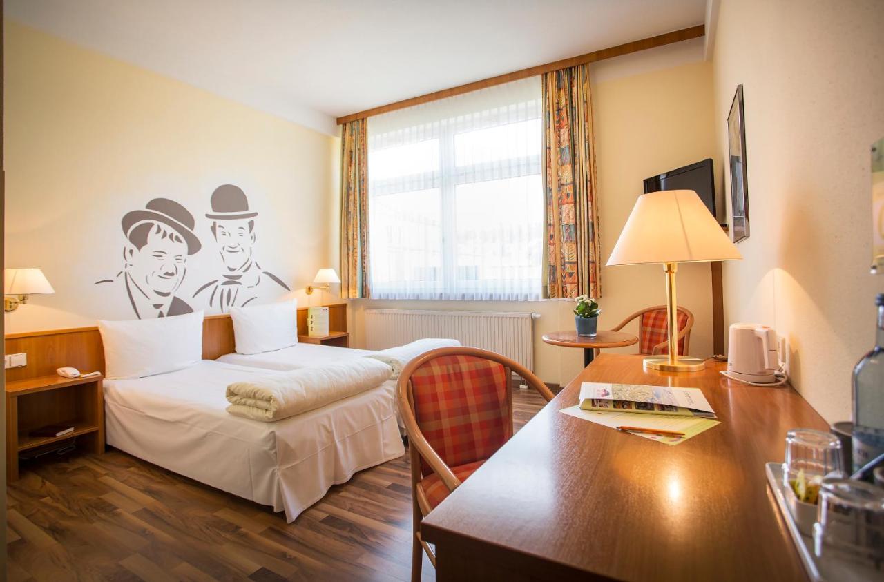Hotel Amerika Бад Шусенрид Екстериор снимка
